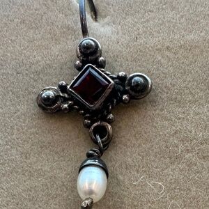 Sterling Silver garnet & pearl earrings